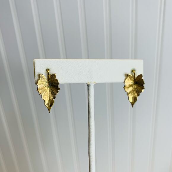 Vintage Gold Leaf Hook Back Earrings 3/4" x .5" - Picture 1 of 4